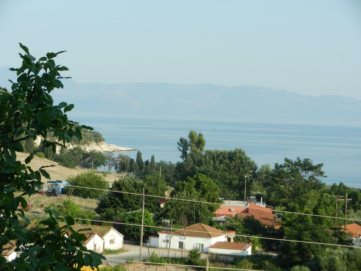 Aspri Ammos House *